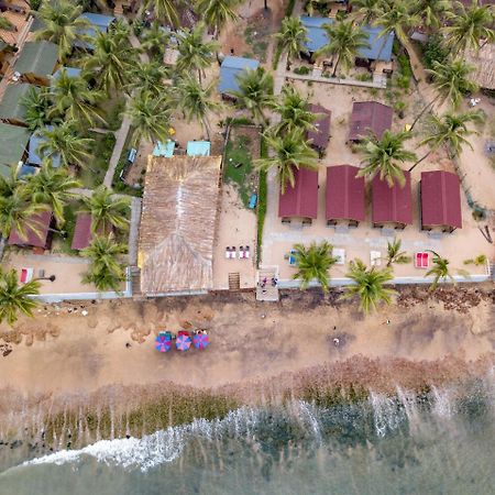 Vista Praia Beach Resort Anjuna Esterno foto