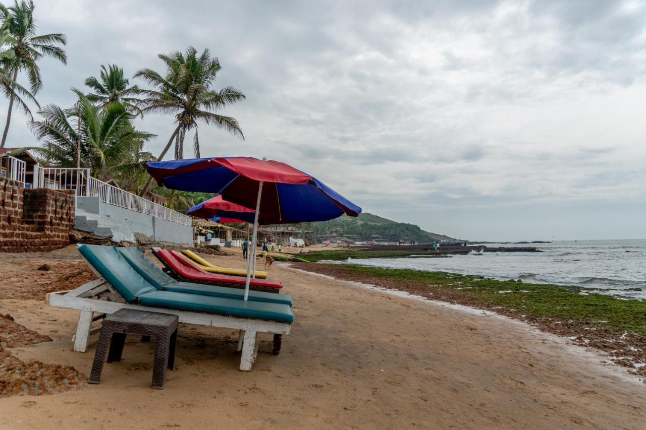 Vista Praia Beach Resort Anjuna Esterno foto
