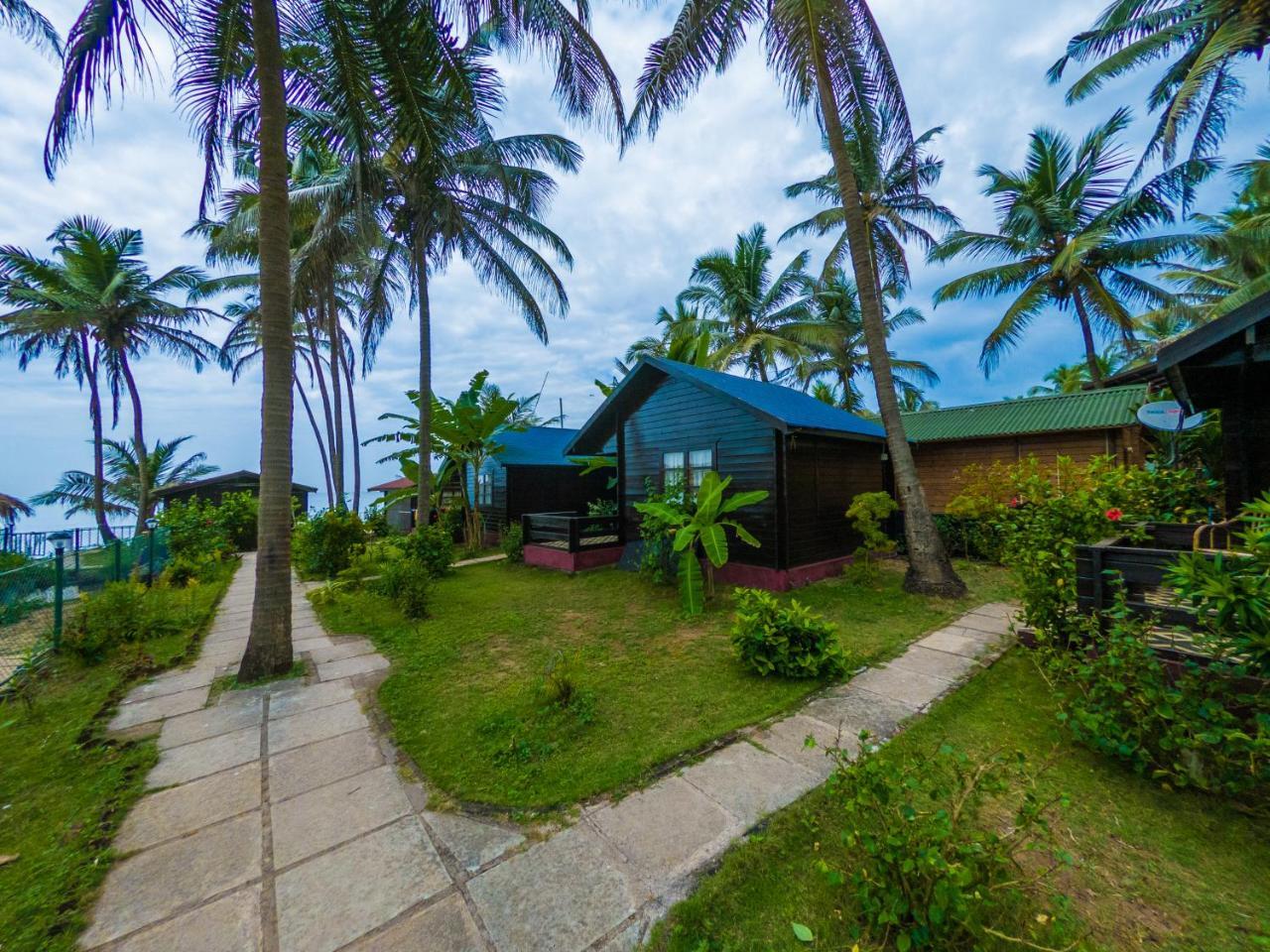 Vista Praia Beach Resort Anjuna Esterno foto