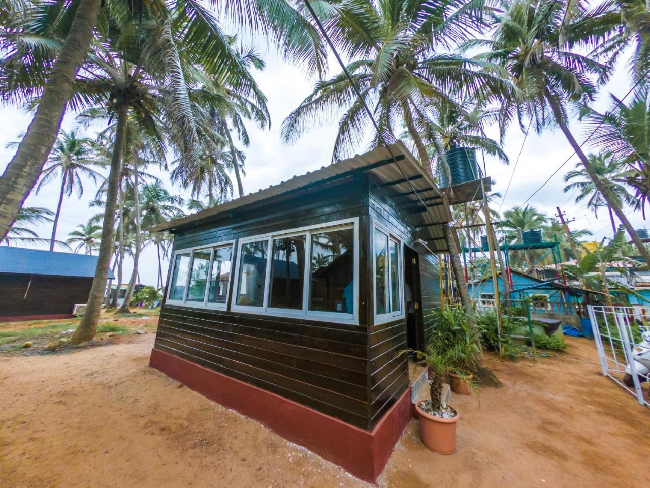 Vista Praia Beach Resort Anjuna Esterno foto