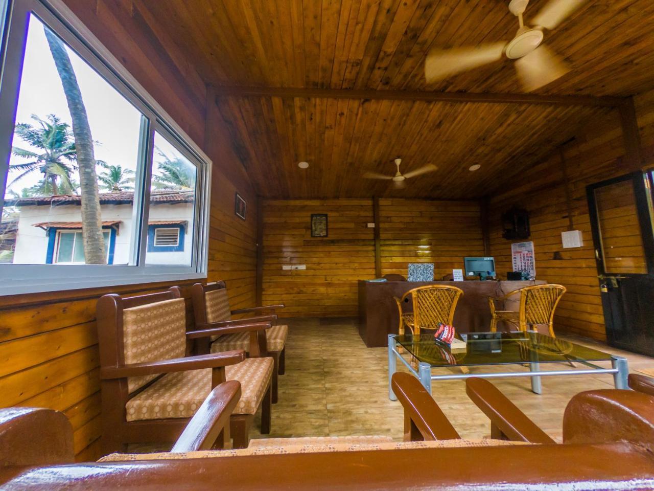 Vista Praia Beach Resort Anjuna Esterno foto