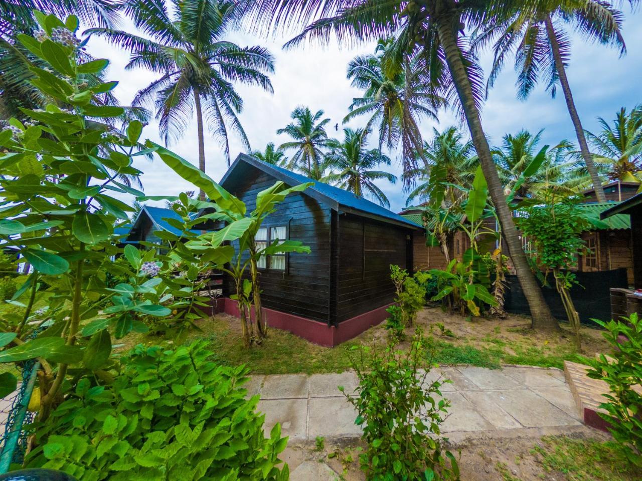 Vista Praia Beach Resort Anjuna Esterno foto
