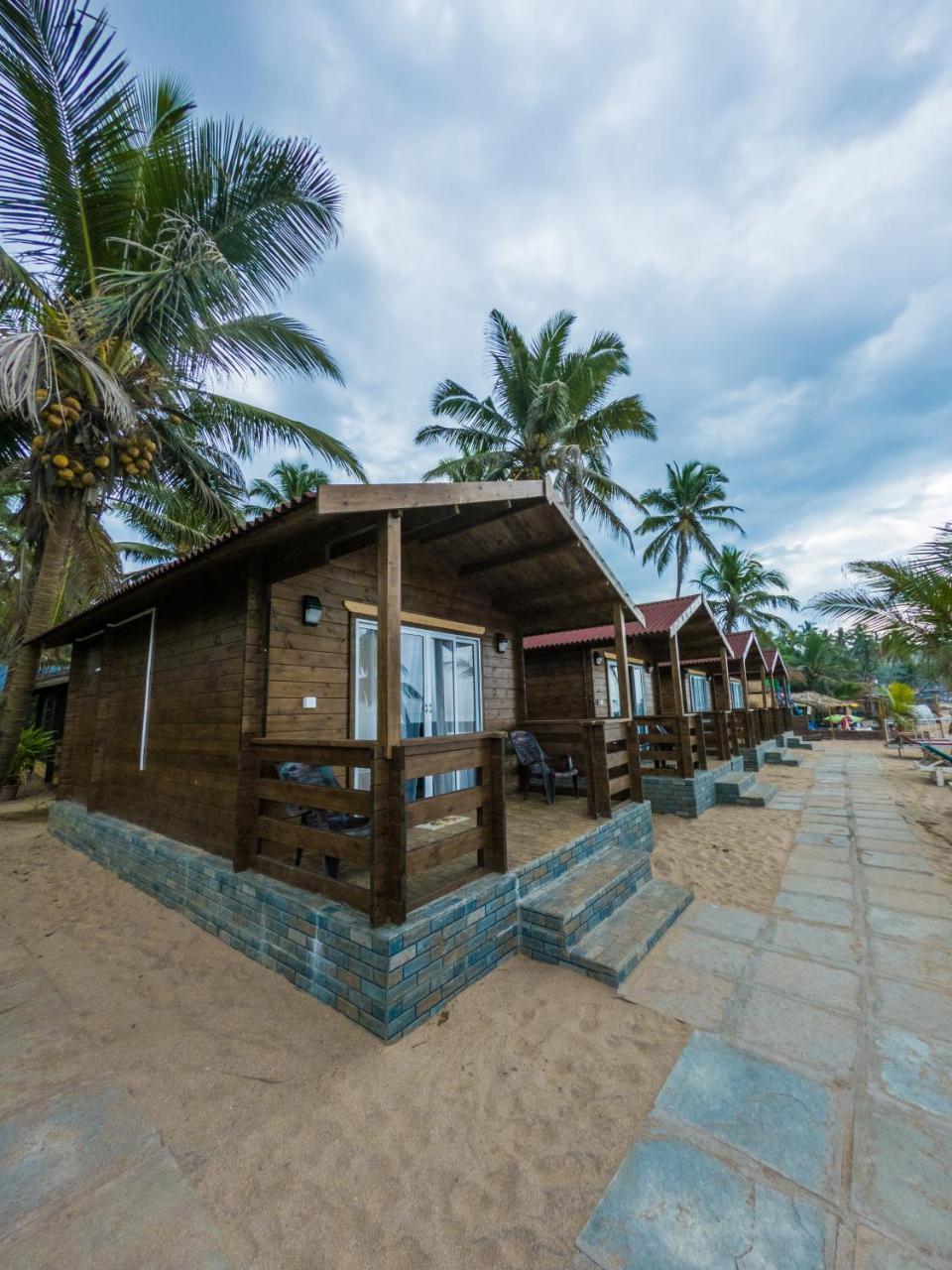 Vista Praia Beach Resort Anjuna Esterno foto