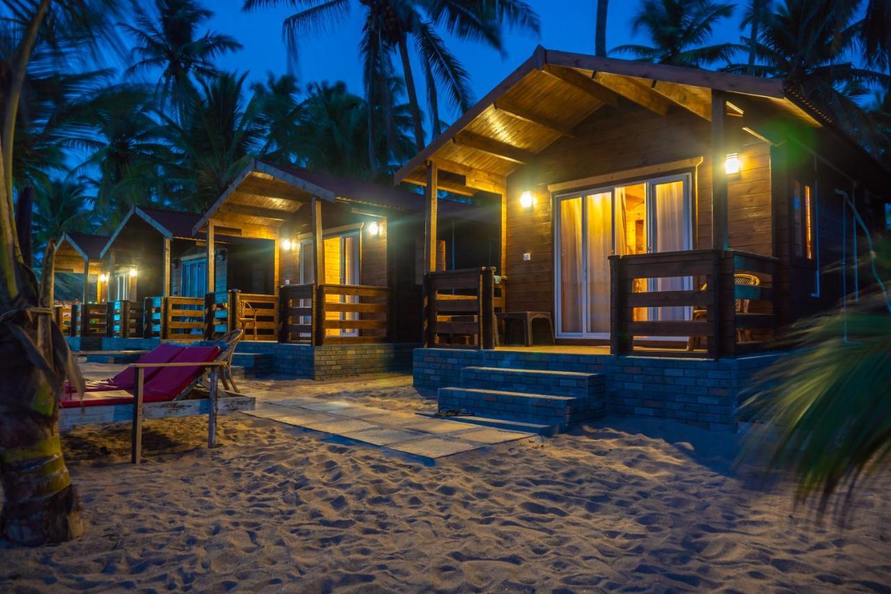 Vista Praia Beach Resort Anjuna Esterno foto