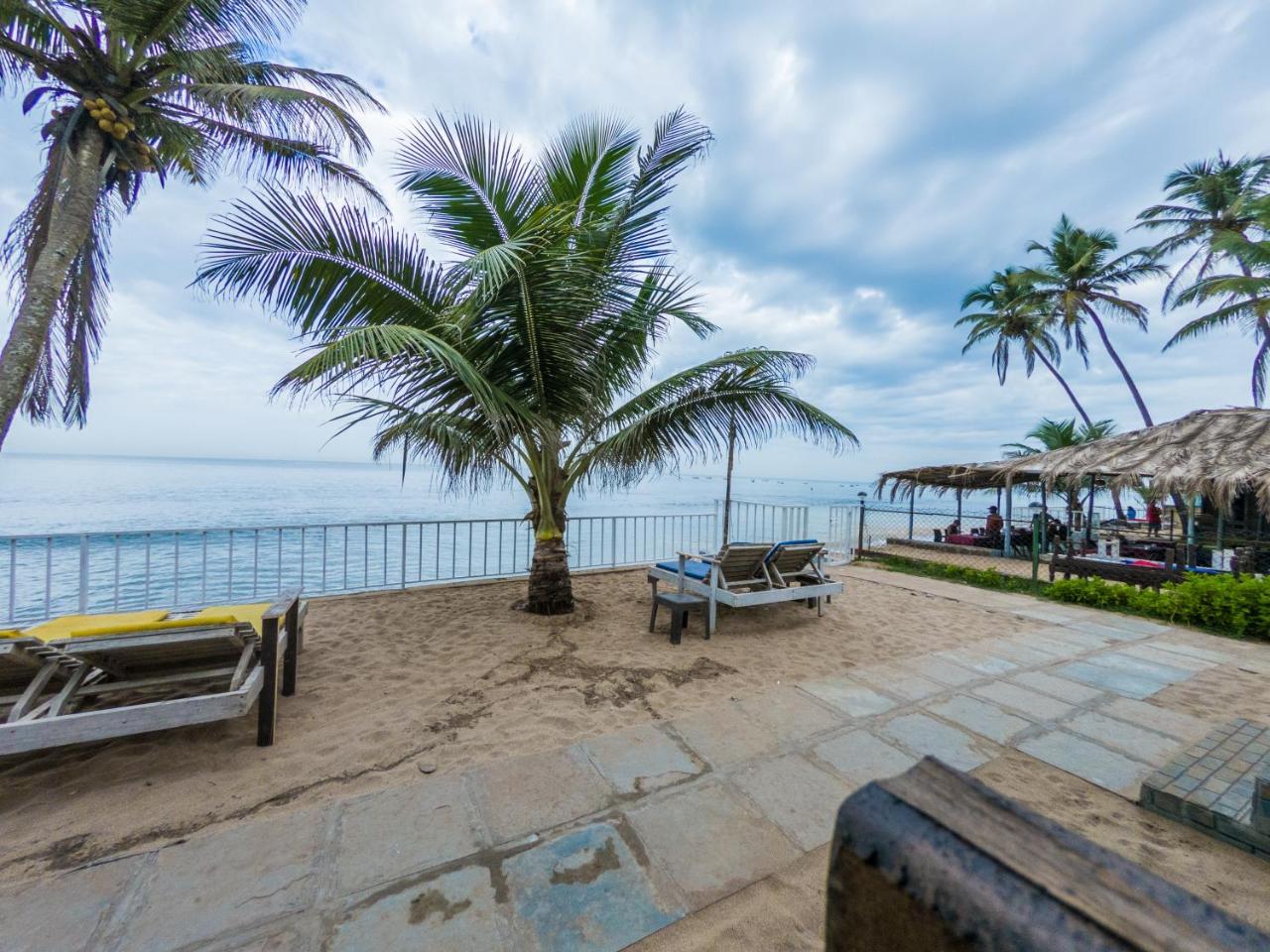 Vista Praia Beach Resort Anjuna Esterno foto